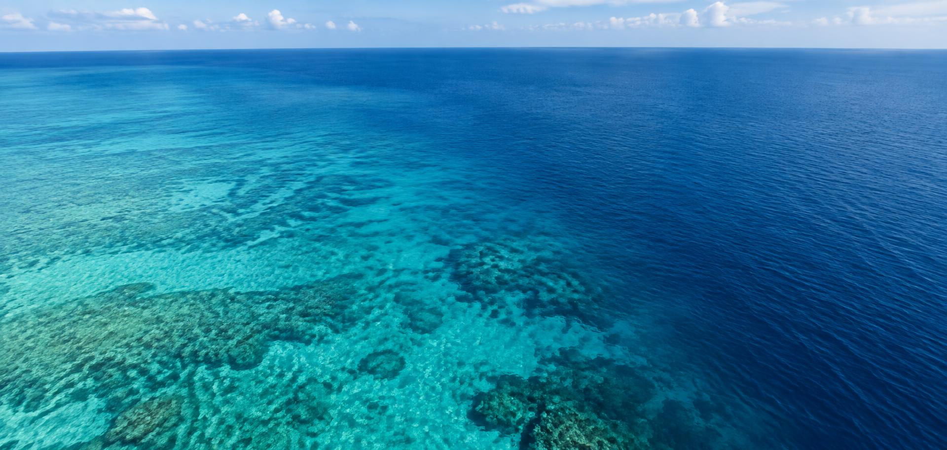 Clear ocean waters representing KTLOG sustainability